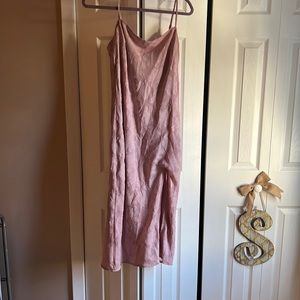 Lulu’s jacquard cocktail dress. Thigh slit. Blush. Size M